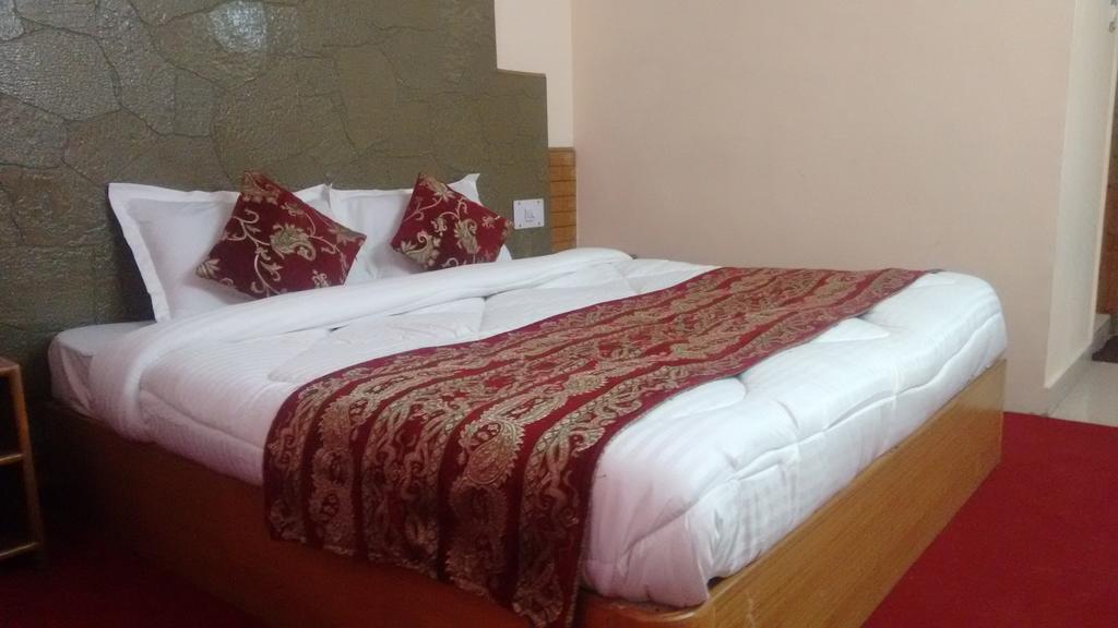 Chichoga Holiday Inn Manali  Room photo
